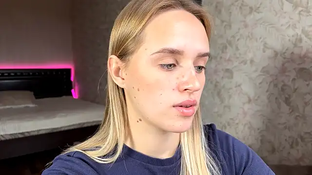 Snapshot of ElisabetLorney chatting on 10-21-25, 07:52 ElisabetLorney online show from 10-21-25, 07:52