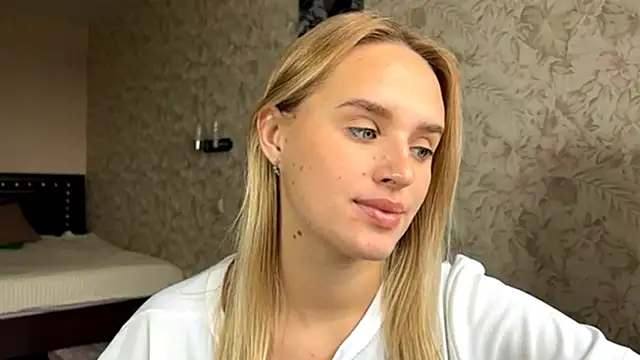 Snapshot of ElisabetLorney chatting on 09-27-25, 07:36 ElisabetLorney online show from 09-27-25, 07:36