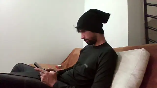 Snapshot of Alejandro92_cali chatting on 04-13-26, 01:59 Alejandro92 cali online show from 04-13-26, 01:59