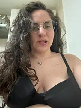 Snapshot of napoletanacagna chatting on 04-27-26, 05:44 napoletanacagna online show from 04-27-26, 05:44