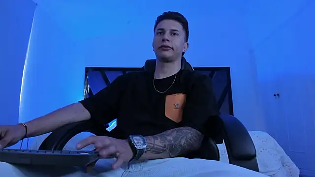 liaamsmiith  online show from 02-03-26, 12:54