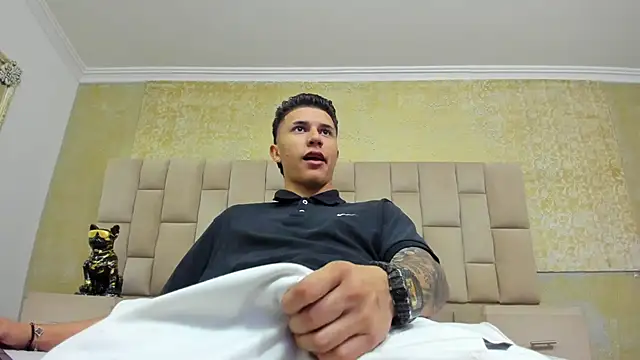 liaamsmiith  online show from 11-16-25, 12:21