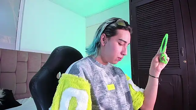 AngelFlexxx online show from 04-24-26, 08:22