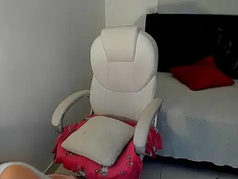 Zulema R1 online show from 11-29-25, 03:06