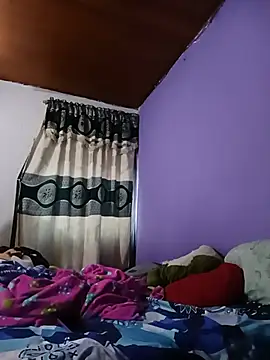 Snapshot of Zulema_R1 chatting on 06-18-26, 10:59 Zulema R1 online show from 06-18-26, 10:59