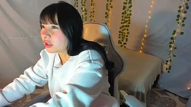 Zulema R1 online show from 11-09-25, 03:43