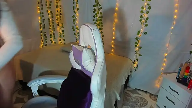 Zulema R1 online show from 11-07-25, 04:28