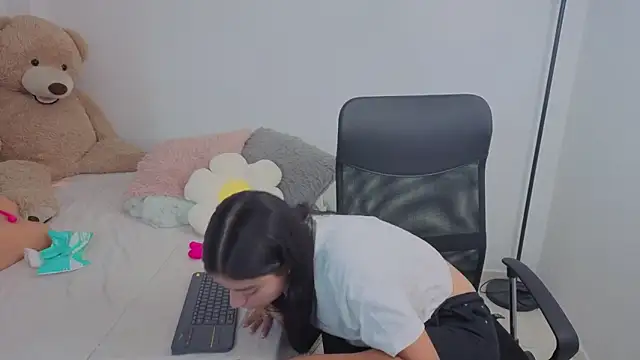 valerihouse online show from 10-28-25, 12:44