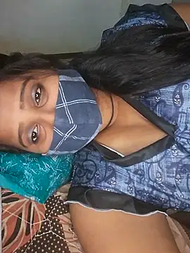 Minu love online show from 04-28-26, 07:29