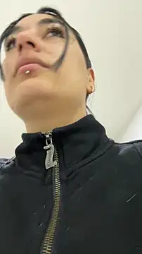 Snapshot of Scarlett_12 chatting on 10-08-25, 12:07 Scarlett 12 online show from 10-08-25, 12:07