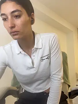 Scarlett 12 online show from 04-15-26, 09:59