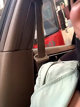 Snapshot of Scarlett_12 chatting on 10-15-25, 11:40 Scarlett 12 online show from 10-15-25, 11:40