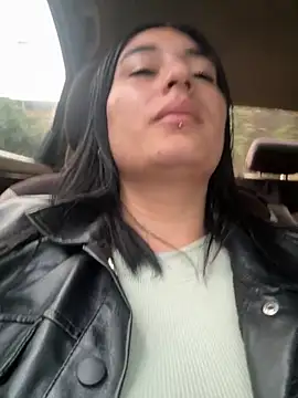 Snapshot of Scarlett_12 chatting on 10-16-25, 11:51 Scarlett 12 online show from 10-16-25, 11:51