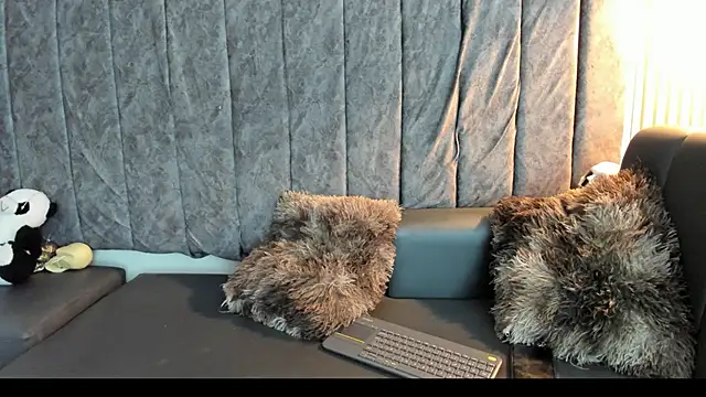 Snapshot of Rowan_Mills chatting on 10-04-25, 08:10 Rowan Mills online show from 10-04-25, 08:10