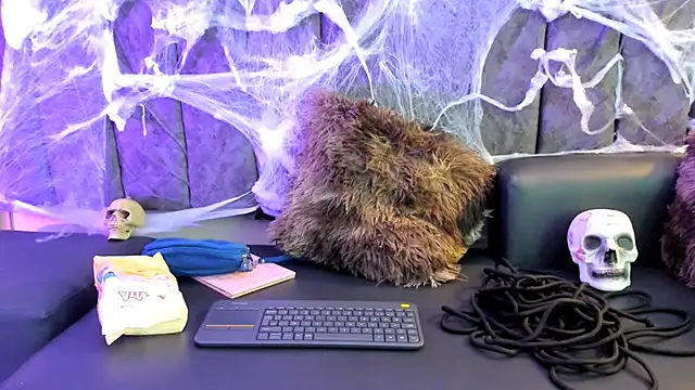 Snapshot of Rowan_Mills chatting on 10-08-25, 08:20 Rowan Mills online show from 10-08-25, 08:20