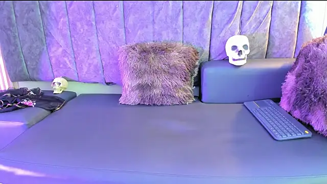 Snapshot of Rowan_Mills chatting on 09-30-25, 08:26 Rowan Mills online show from 09-30-25, 08:26