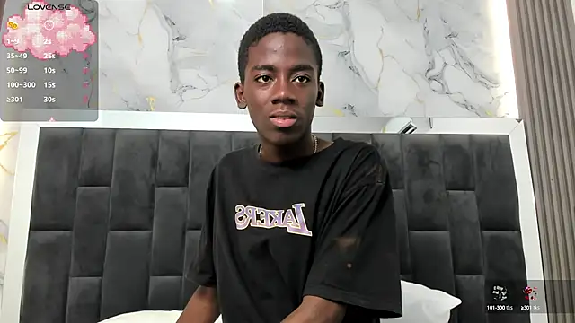 Snapshot of Alan_blacke chatting on 09-26-25, 08:16 Alan blacke online show from 09-26-25, 08:16