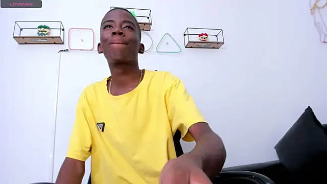 Snapshot of Alan_blacke chatting on 12-17-25, 08:03 Alan blacke online show from 12-17-25, 08:03