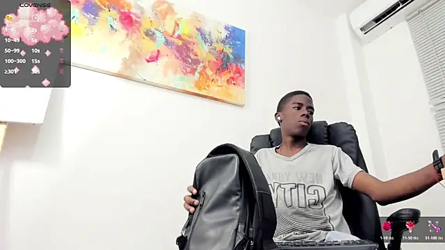 Snapshot of Alan_blacke chatting on 10-23-25, 07:12 Alan blacke online show from 10-23-25, 07:12