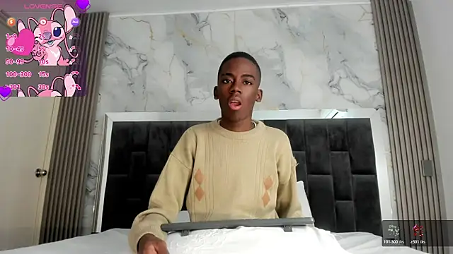 Snapshot of Alan_blacke chatting on 11-06-25, 12:53 Alan blacke online show from 11-06-25, 12:53