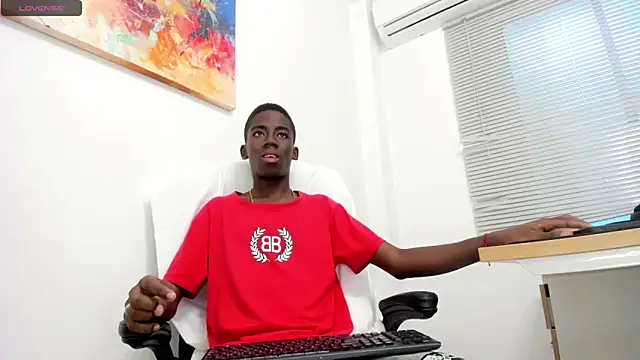 Snapshot of Alan_blacke chatting on 10-25-25, 12:39 Alan blacke online show from 10-25-25, 12:39