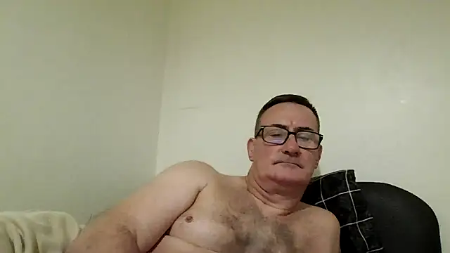 goldenman59 online show from 10-27-25, 04:41