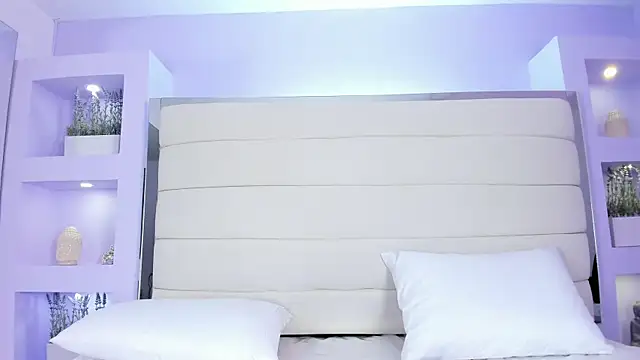 LunnaBlake online show from 01-11-26, 04:36