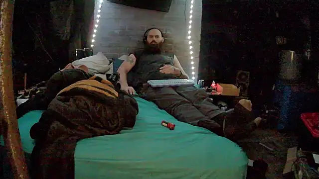 Cowboy815 online show from 12-20-25, 03:42