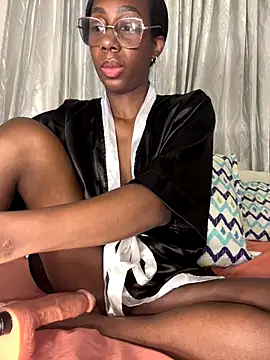 AmyRoss 1 online show from 10-04-25, 09:44