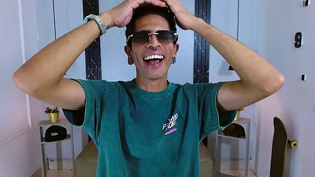 Franvill Trato online show from 11-22-25, 07:57