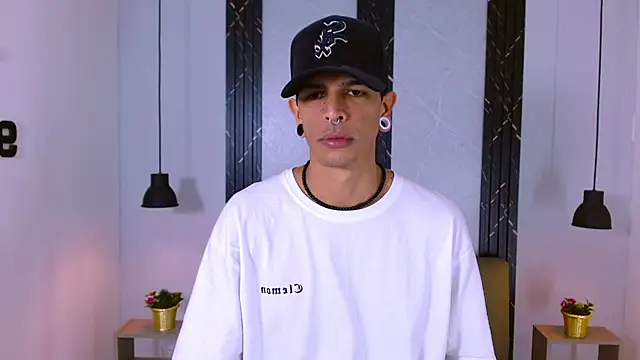 Franvill Trato online show from 09-20-25, 07:19