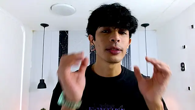 Franvill Trato online show from 12-14-25, 06:46