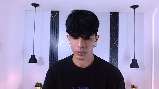 Franvill Trato online show from 10-23-25, 07:01