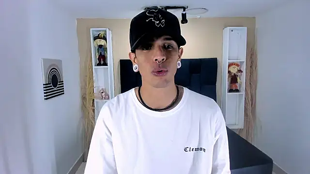 Franvill Trato online show from 10-10-25, 07:36