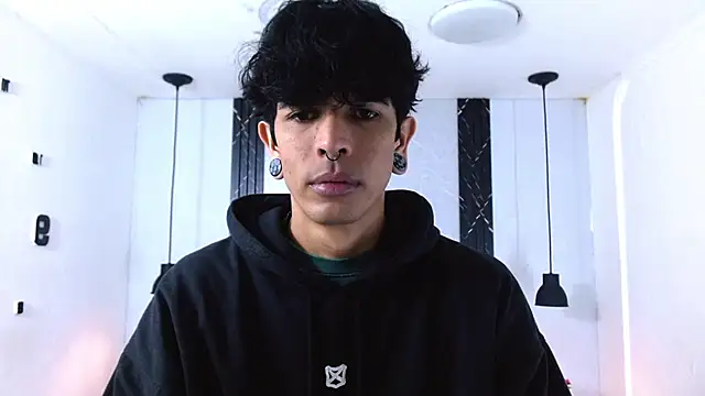 Franvill Trato online show from 12-02-25, 07:04