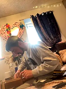 Snapshot of jaycoy22 chatting on 09-10-25, 08:35 jaycoy22 online show from 09-10-25, 08:35