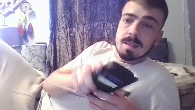 Snapshot of jaycoy22 chatting on 09-21-25, 01:49 jaycoy22 online show from 09-21-25, 01:49