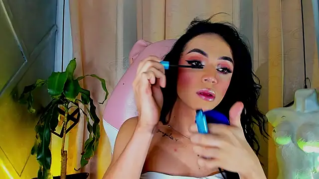 Snapshot of Cristal_Gem1 chatting on 07-05-26, 04:19 Cristal Gem1 online show from 07-05-26, 04:19
