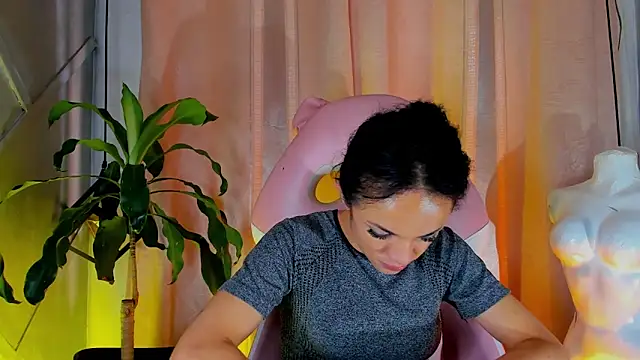 Snapshot of Cristal_Gem1 chatting on 06-08-26, 12:06 Cristal Gem1 online show from 06-08-26, 12:06