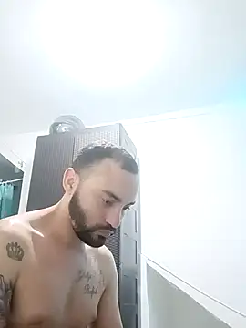 Snapshot of este_juan chatting on 04-07-26, 03:30 este juan online show from 04-07-26, 03:30