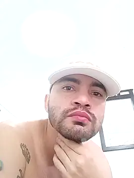 Snapshot of este_juan chatting on 10-26-25, 01:44 este juan online show from 10-26-25, 01:44