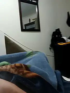 Snapshot of este_juan chatting on 11-06-25, 03:21 este juan online show from 11-06-25, 03:21