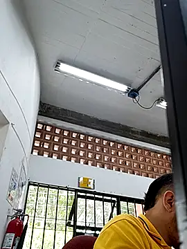 Snapshot of este_juan chatting on 10-16-25, 04:04 este juan online show from 10-16-25, 04:04