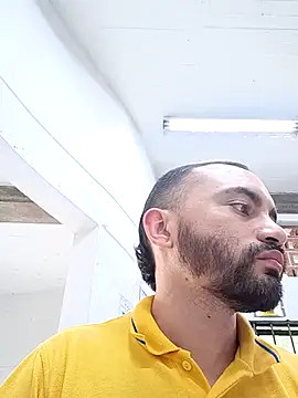 Snapshot of este_juan chatting on 11-13-25, 06:45 este juan online show from 11-13-25, 06:45