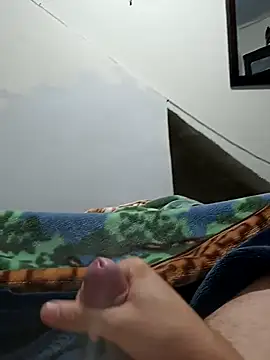 Snapshot of este_juan chatting on 10-17-25, 04:05 este juan online show from 10-17-25, 04:05