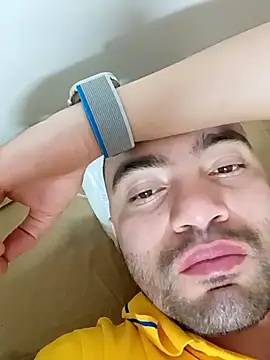 Snapshot of este_juan chatting on 10-14-25, 05:57 este juan online show from 10-14-25, 05:57