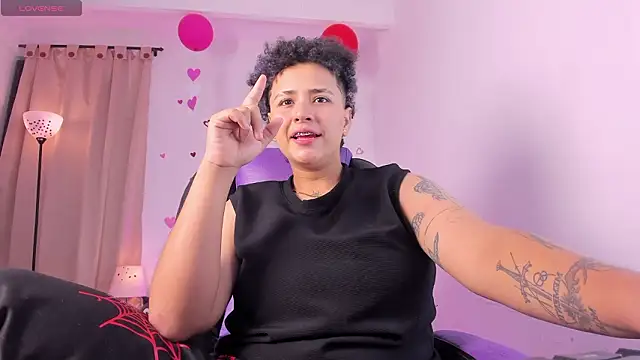 LiaaMoretzz online show from 02-15-26, 02:56