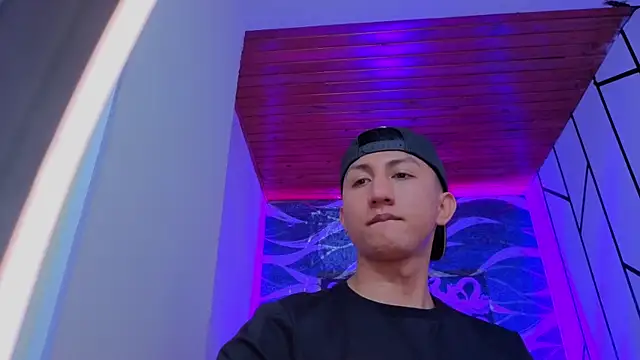 oliver mr  online show from 04-09-26, 07:42