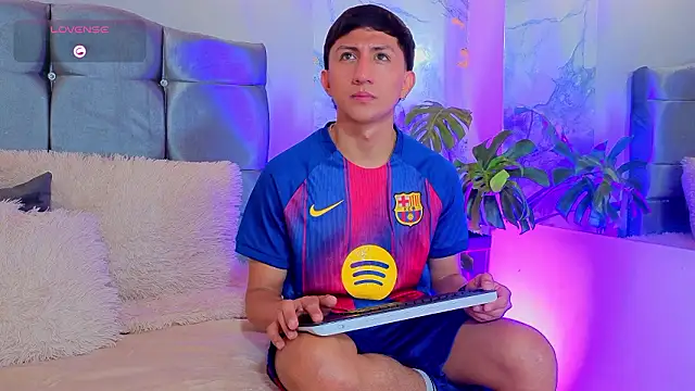 oliver mr  online show from 03-26-26, 07:45