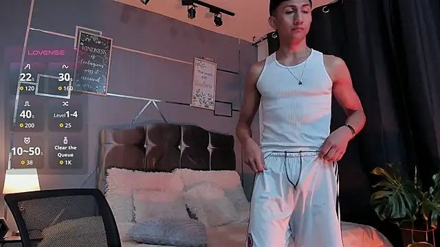 oliver mr  online show from 12-22-25, 08:42